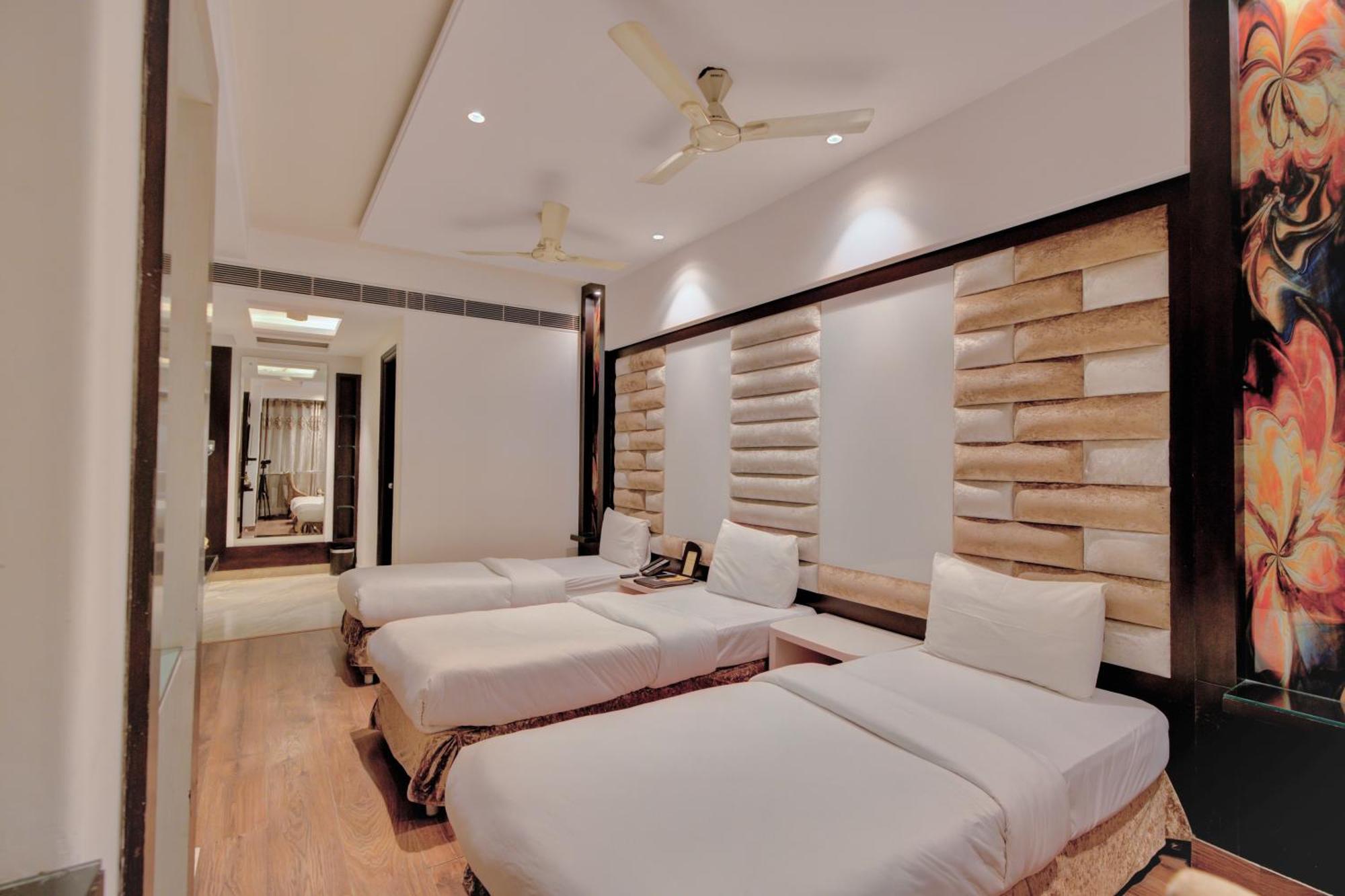 The Singh Empire, New Delhi Hotel Exterior photo